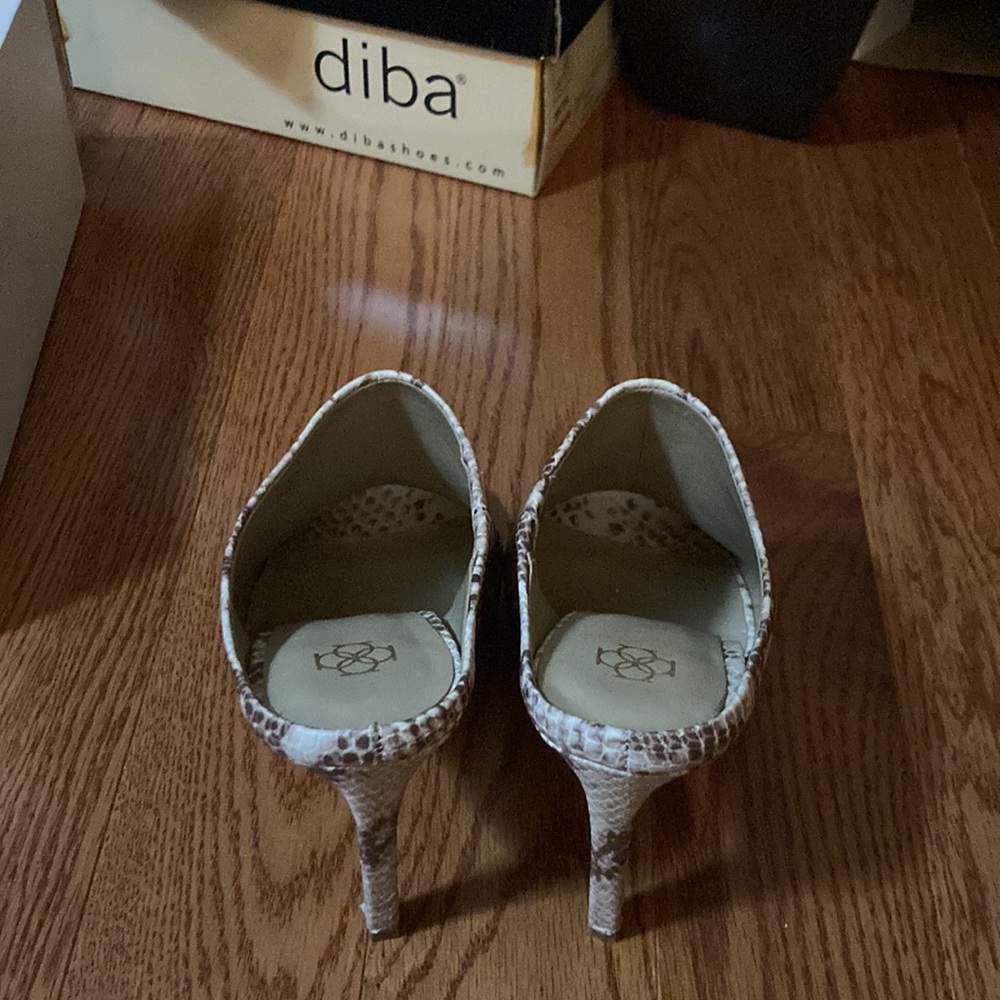 ANN TAYLOR LEATHER faux python high heel mules - beautiful detail - Picture 5 of 8